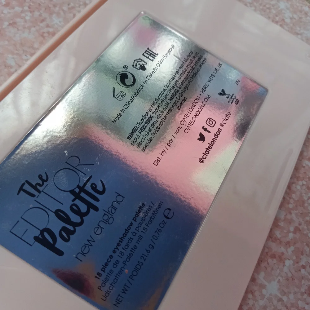 Ciate' London 18 gorgeous shade XL eyeshadow palette!